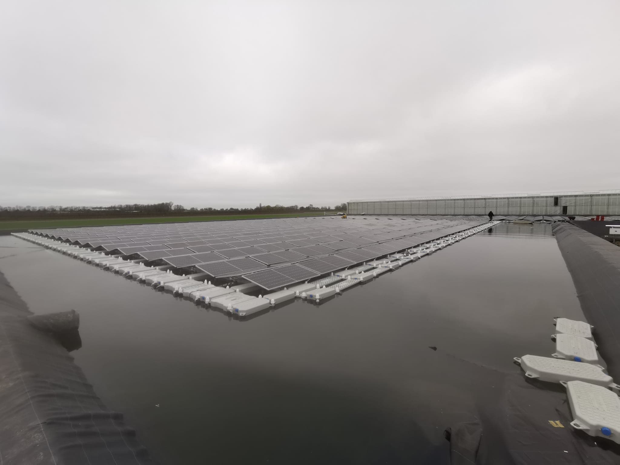 Zonnepanelen op water
